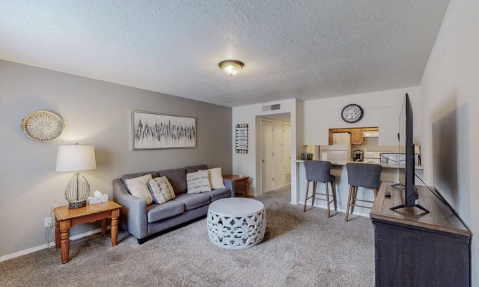 West Old Town Apartamento | Modern Escape, Near Old Town