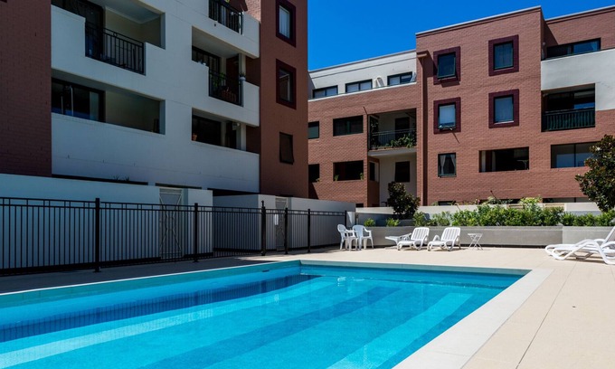 Newtown Apartamento | Modern, Executive Apartment near Newtown