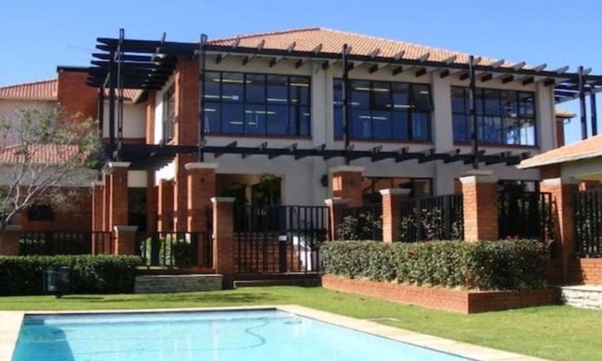 Greater Johannesburg Metropolitan Area Apartamento | Penthouse ejecutivo moderno TODAS las comodidades incluidas