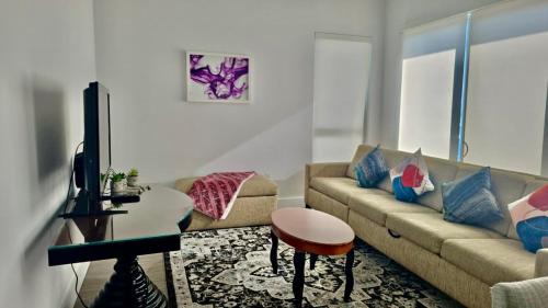 Westwood Apartamento | Modern Executive Suite near Sony Studios, Hollywood & Beverly Hills