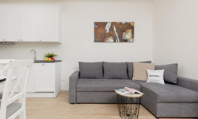 Bialoleka Apartamento | Modern Family Apartment with Parking by Noclegi Renters