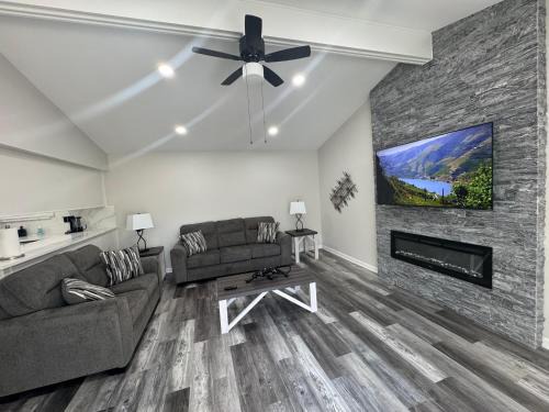 Sterling Heights Casa | Modern Family Home -3BR -High Speed Wi-Fi Comfort