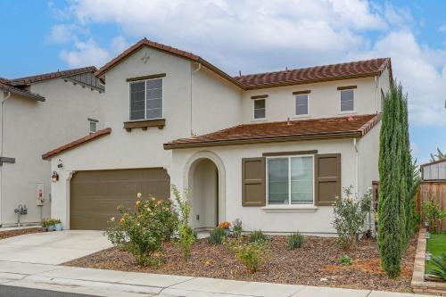 Roseville Casa | Modern Family Home in Suburbs of Sacramento!