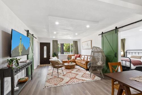 Berkley Casa | Modern Family Home Rooftop Patio Game Room