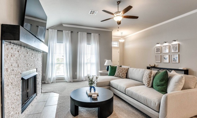 Midwest City Casa | Modern Family Retreat in Midwest City