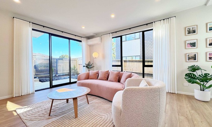 Auckland Casa | Modern Family St Heliers Stay 4BR & 1 Study vs AC