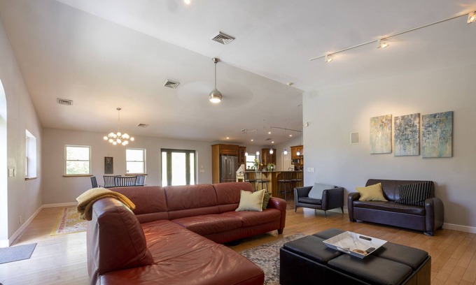 Town of Schodack Casa | Gema escondida en 134 acres
