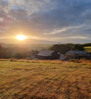 Callington Casa | Modern Farm house with 12 acres