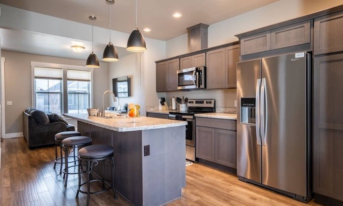 Billings Casa | Modern Farm Townhouse