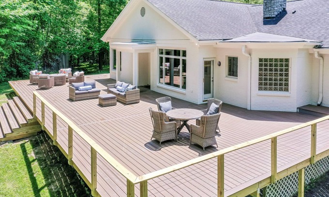 Zionsville Otro | Modern farmhouse in the Woods with Amazing Views and Nature