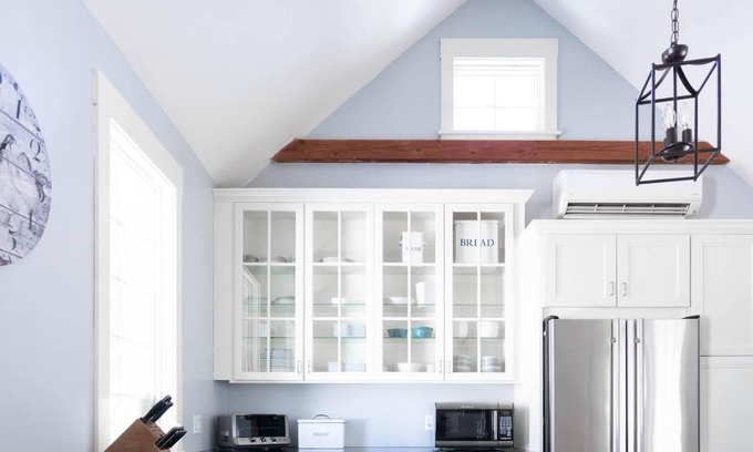 Portsmouth Casa | Modern Farmhouse with Large Yard