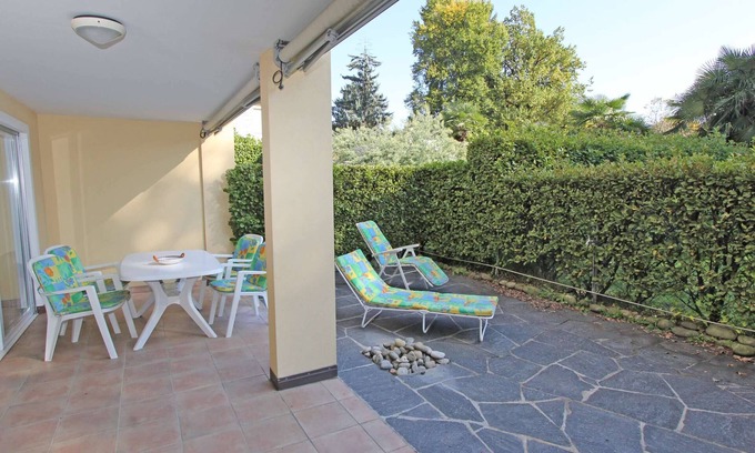 Minusio Apartamento | Modern first floor apartment in a well-kept apartment building in a quiet location
