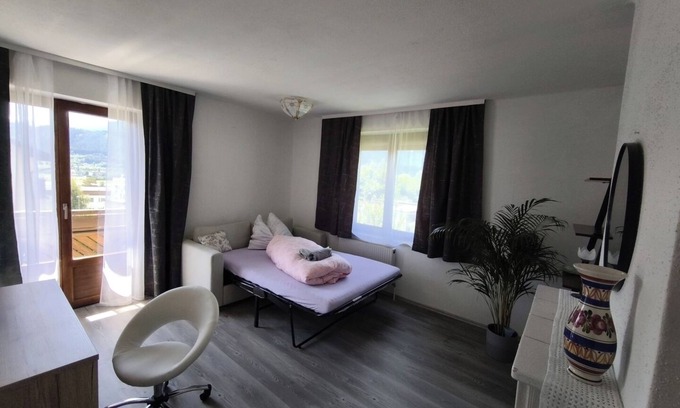 Hoetting Apartamento | Modern Flat in Quaint Residence w. Idyllic Garden