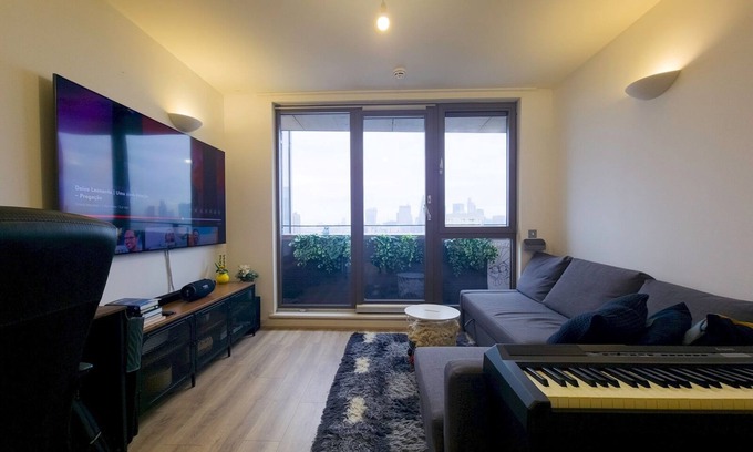 Stepney Green Apartamento | Modern Flat w/ Skyline Views|PTK