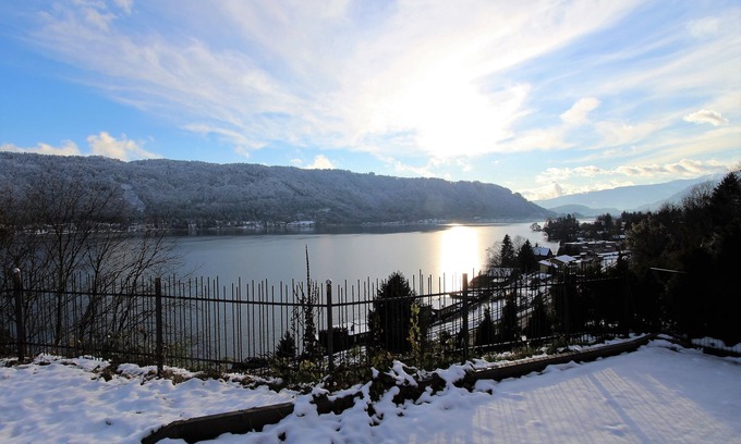 Bodensdorf Apartamento | Modern flat with a view over Lake Ossiach