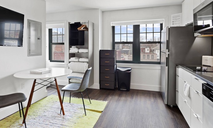 Hanover Place Apartamento | Modern Fully Equipped Studio in Historic Midtown
