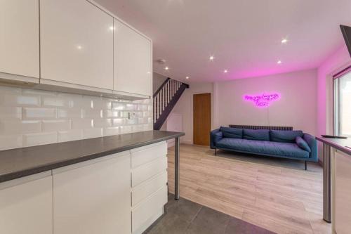 Cwmbran Apartamento | Modern Fully Renovated 4 Bedroom