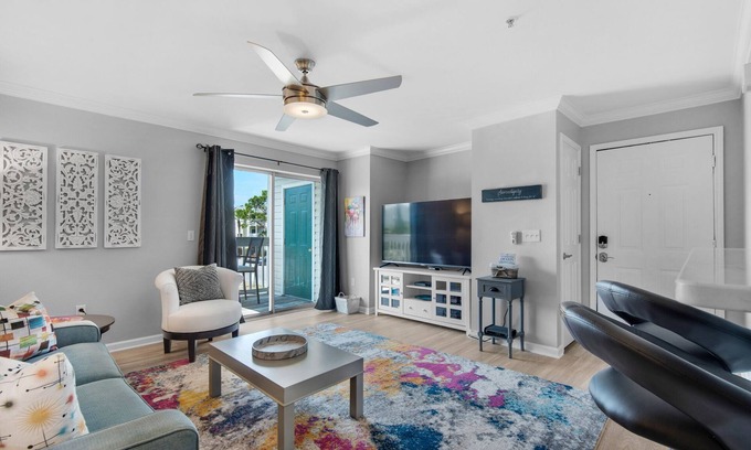 Indian Bayou Condominio | Modern, Fully Updated Destin Condo Near the Beach. A Dog Friendly Peaceful Oasis