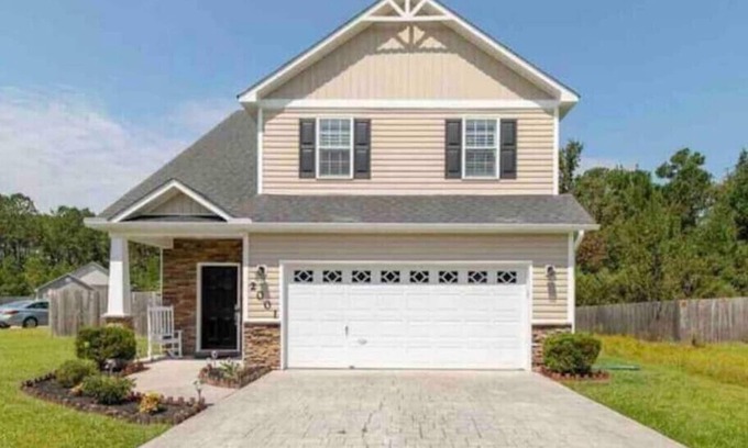 Westgate Casa | Modern Fun Home, w/ neighborhood pool. Close to restaurants and shopping!