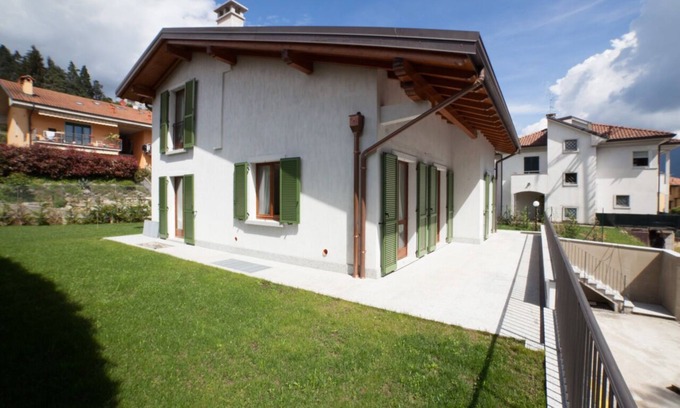 Verbania Apartamento | apartamento de 3½ habitación amueblada moderna con terraza y jardín
