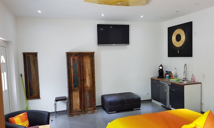 Hassloch Apartamento | Moderno apartamento amueblado con cómodos asientos