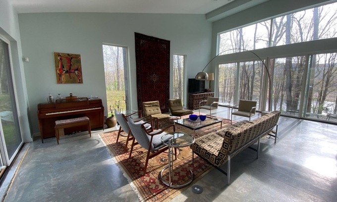 Damascus Casa | Pennsylvania / Poconos, NYS Catskills Riverfront Glass Home en el río Delaware