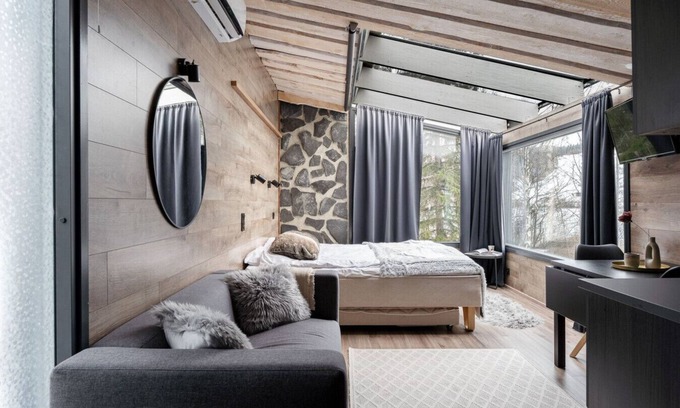 Jamsa Cabina | Modern Glass Suite on Himosranta with Lake Views