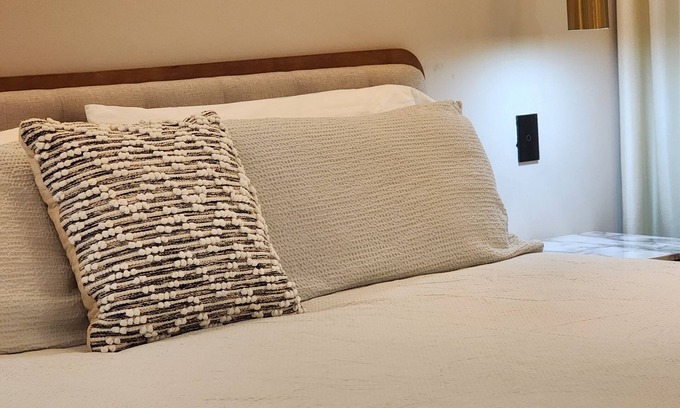 Yolanda Morales Apartamento | Modern great location 1-bedroom apt with AC, fitness room, WiFi in Santo Domingo