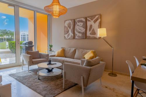 Shaba Apartamento | Modern Ground Level Condo, 2 bedrooms, Direct pool access