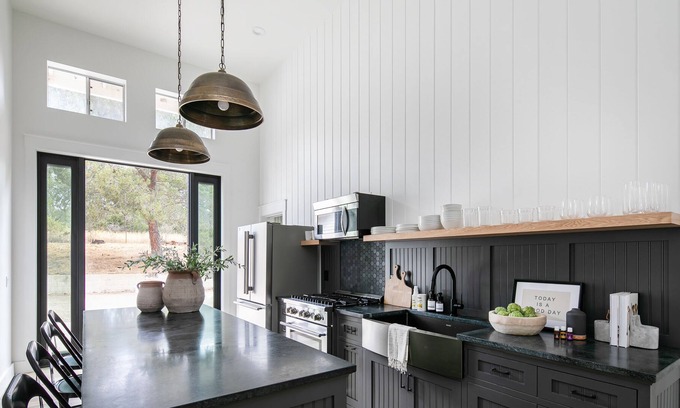 Lompoc Casa | Modern Guest House on 20 acres of Rural Land in wine country