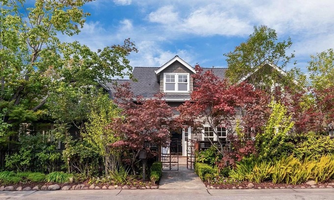 West Menlo Park Casa | Modern Guesthouse Retreat in the Heart of Silicon Valley