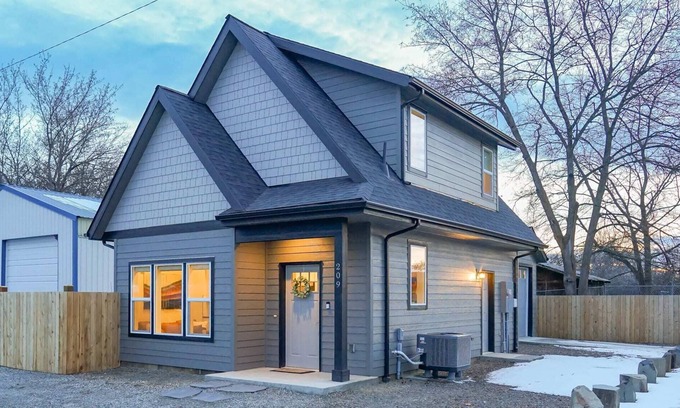 Post Falls Casa | Modern Hangout Den | Breweries + Games & Style