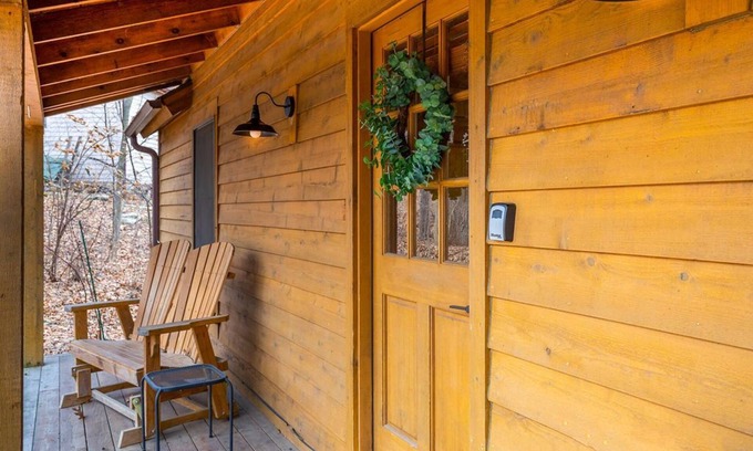 The Galena Territory Cabina | Modern Hideaway Hot tub Great for large groups!
