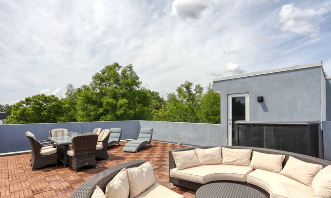 Riverside Heights Casa | Modern hideaway with rooftop deck, firepit, game room, enclosed yard & WiFi