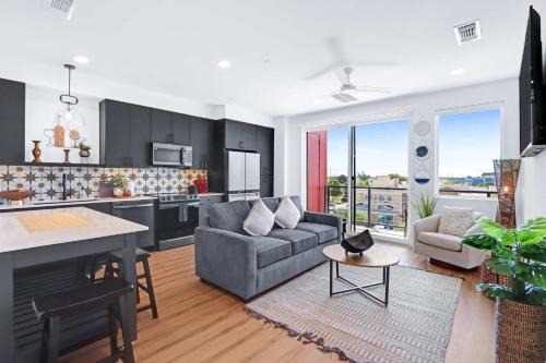 New Braunfels Casa | Modern Hill Country Condo for 4 with Resort Perks