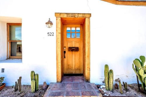 Barrio Historico Apartamento | Modern Historic 1900 Adobe Bungalow in Downtown, Low Summer Rates!