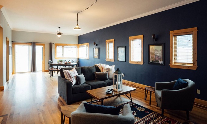 Livingston Casa | ★ Moderno ★ Histórico Orar Homestead | Ace Location!