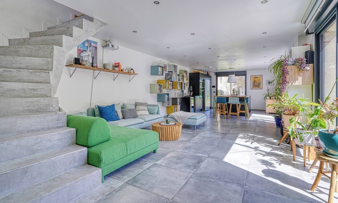 Le Mesnil-Saint-Denis Casa | Modern house with large private garden. Ideal location for the Olympic Games !