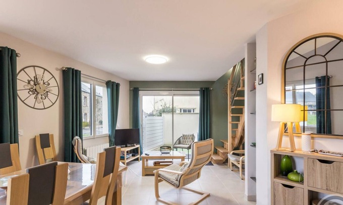 Saint-Vaast-la-Hougue Cabaña | Casa moderna con patio privado, cerca del mar y comercios, ideal para dos parejas
