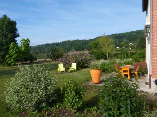 Crux-la-Ville Casa | Modern holiday home in Crux-La-Ville with terrace