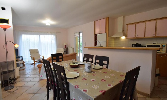 Pays-de-Belves Casa | Modern Holiday Home in Belv s with swimming pool