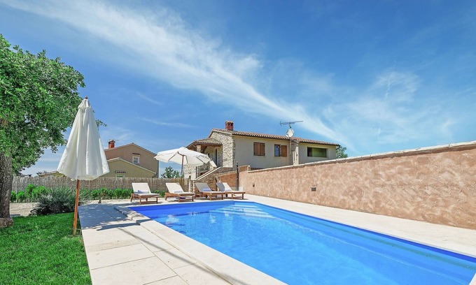 Rosini Casa | Ideal casa de vacaciones en Poreč con jardín