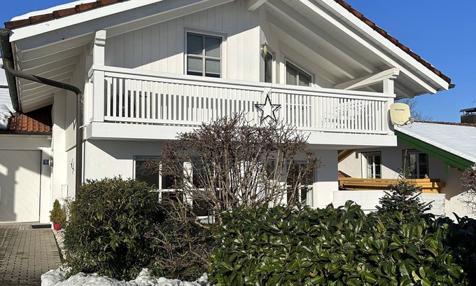 Rimsting Casa | Moderna casa de vacaciones cerca del Chiemsee con una hermosa vista a la montaña.