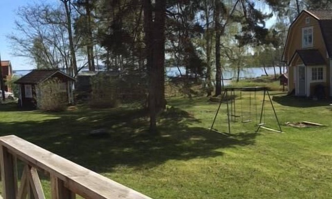 Resaro Cabaña | Moderna casa de vacaciones. Ubicación única con vista al mar y archipiélago en el nudo