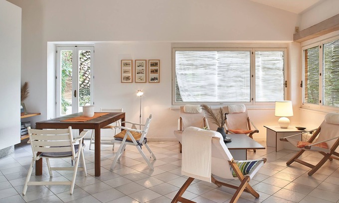 Patresi Apartamento | Moderna casa con hermoso jardín