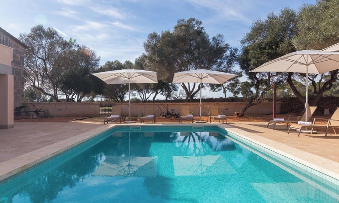Son Antem Casa | Moderna casa Son Grauet con piscina, jardín, terraza y Wi-Fi; aparcamiento disponible, se admiten mascotas