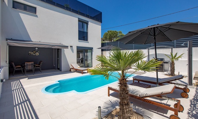 Pinezici Casa | Modern Holiday House Jadranka With Pool, Pinezići, Croatia