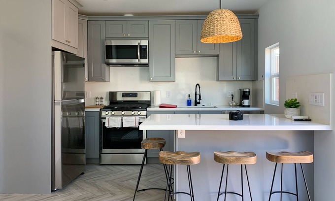 Mid City Casa | Modern Home in LA w/ Rain Shower