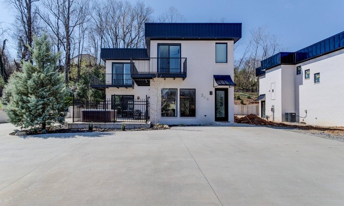 McMinnville Casa | Modern home in the heart of McMinnville!