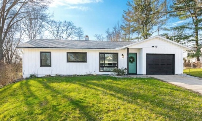 Bloomington Casa | Modern Home Near IU Stadium